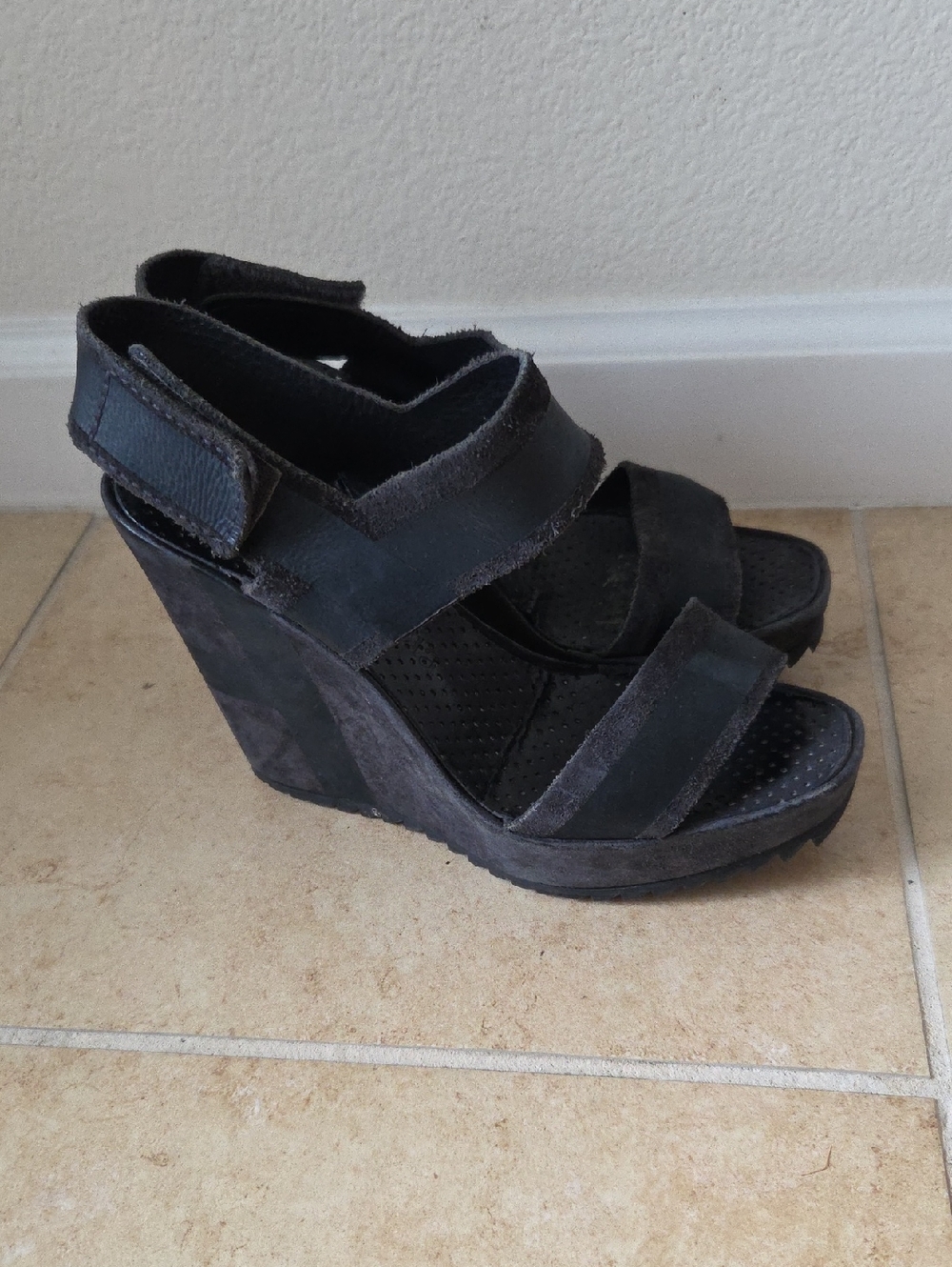 Pedro Garcia Black Leather & Suede Wedge Platform Sandals Velcro 4.5" Heel Sz 6